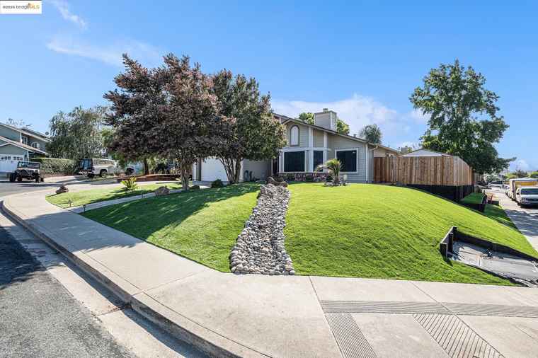 Photo of 80 Mandeville Ct Oakley, CA 94561