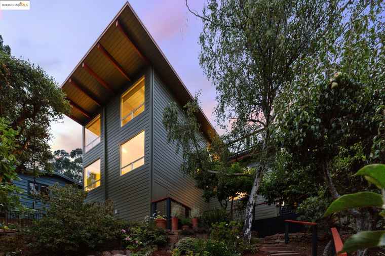 Photo of 1148 Cragmont Ave Berkeley, CA 94708