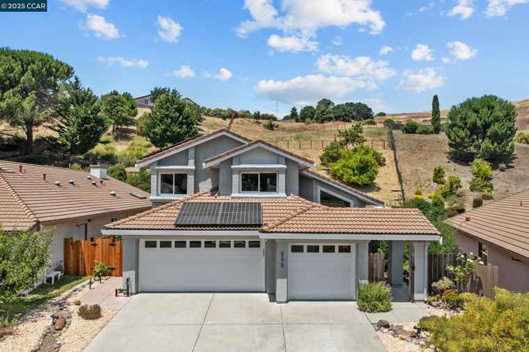 Photo of 5215 Cutter Ln El Sobrante, CA 94803