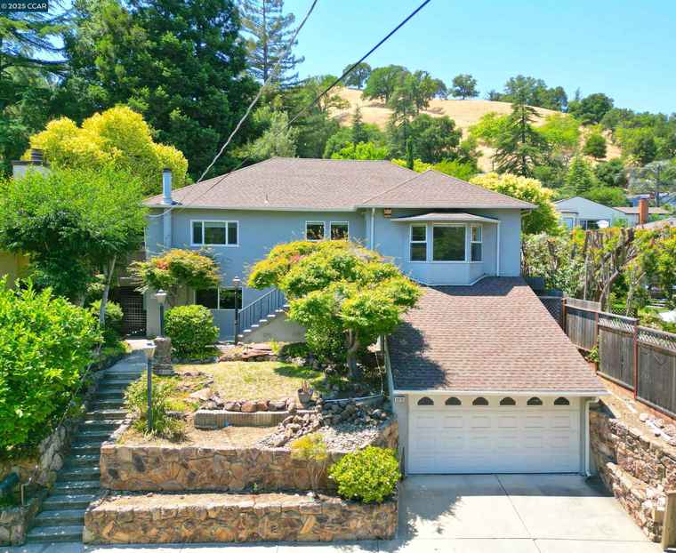 Photo of 3810 Canyon Way Martinez, CA 94553