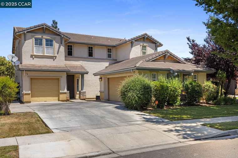 Photo of 1117 Van Gogh Ln Patterson, CA 95363