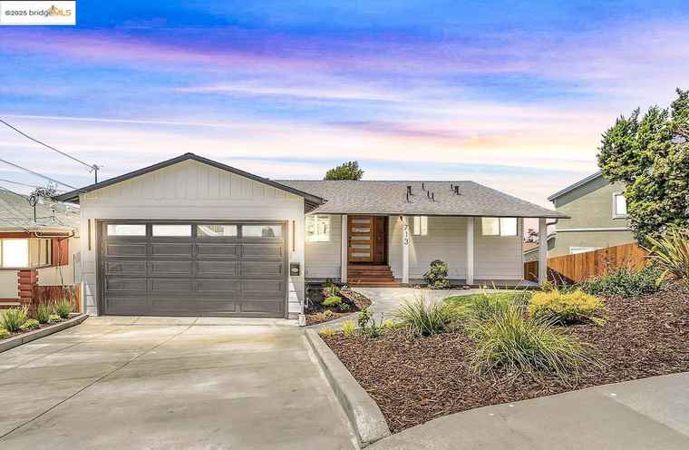 Photo of 713 Midcrest Way El Cerrito, CA 94530