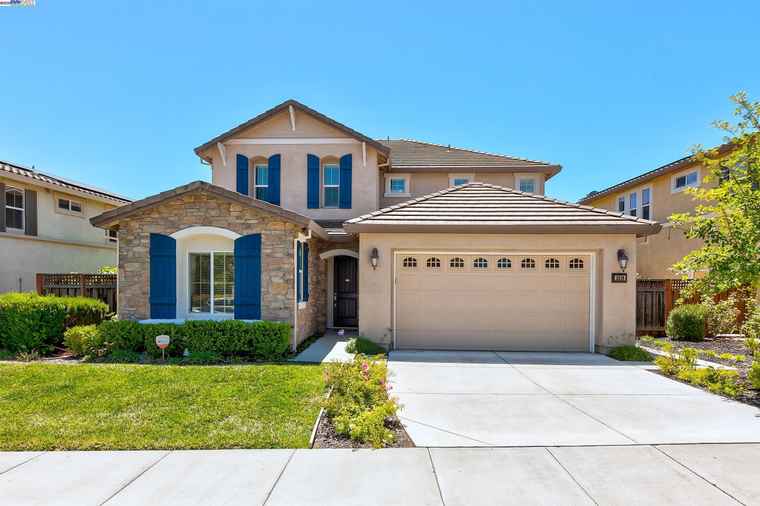 Photo of 2528 Amantea Way Dublin, CA 94568