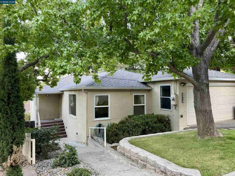 Photo of 3881 Saint Marys St Martinez, CA 94553
