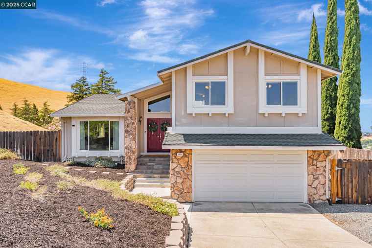 Photo of 166 Encinal Pl Pittsburg, CA 94565