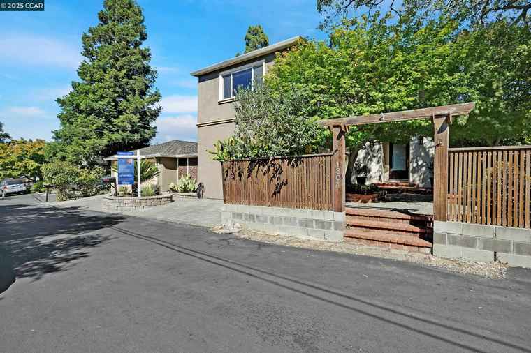 Photo of 1301 Thomas Dr Martinez, CA 94553