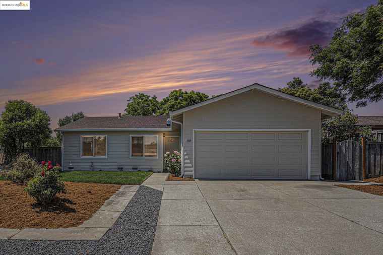 Photo of 139 Heather Ave Hercules, CA 94547