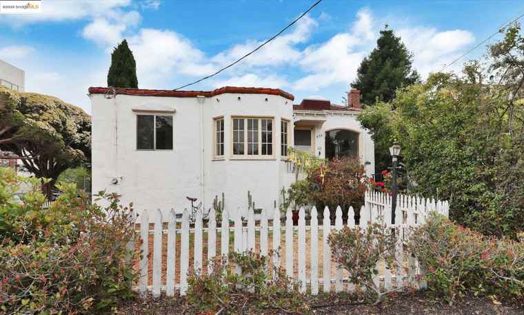 Photo of 536 Pomona Ave Albany, CA 94706