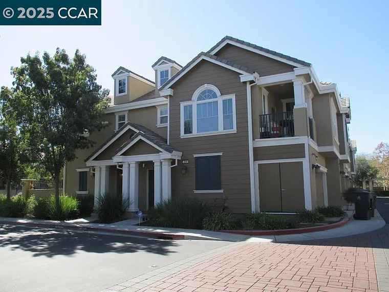 Photo of 262 W Lucita Way Mountain House, CA 95391