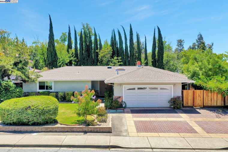 Photo of 41025 Pajaro Dr Fremont, CA 94539
