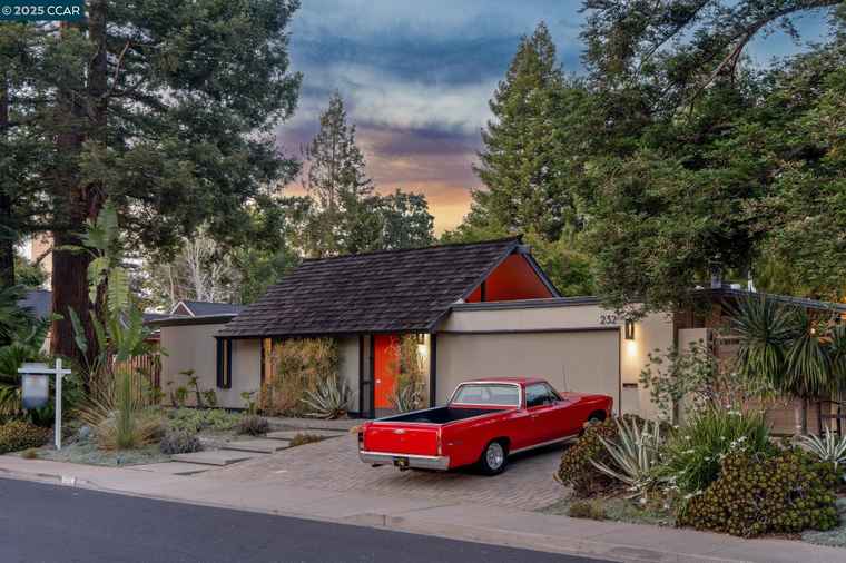 Photo of 232 Clyde Dr Walnut Creek, CA 94598