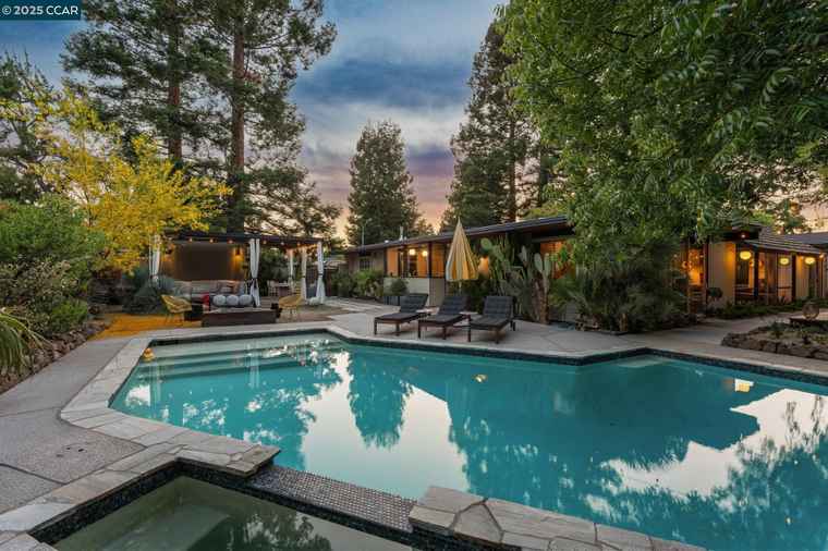 Photo of 232 Clyde Dr Walnut Creek, CA 94598