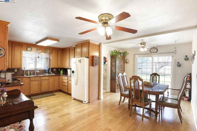 Photo of 33408 4th St Union City, CA 94587
