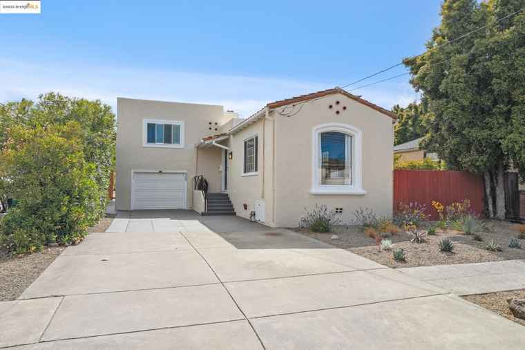 Photo of 550 Mclaughlin St Richmond, CA 94805