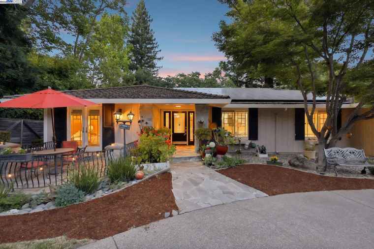 Photo of 688 Danville Blvd Danville, CA 94526