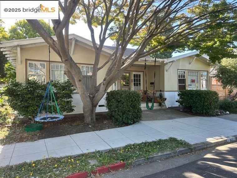 Photo of 801 Curtis St Albany, CA 94706