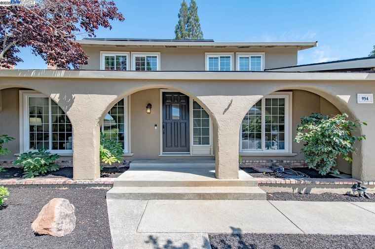Photo of 954 Crellin Rd Pleasanton, CA 94566