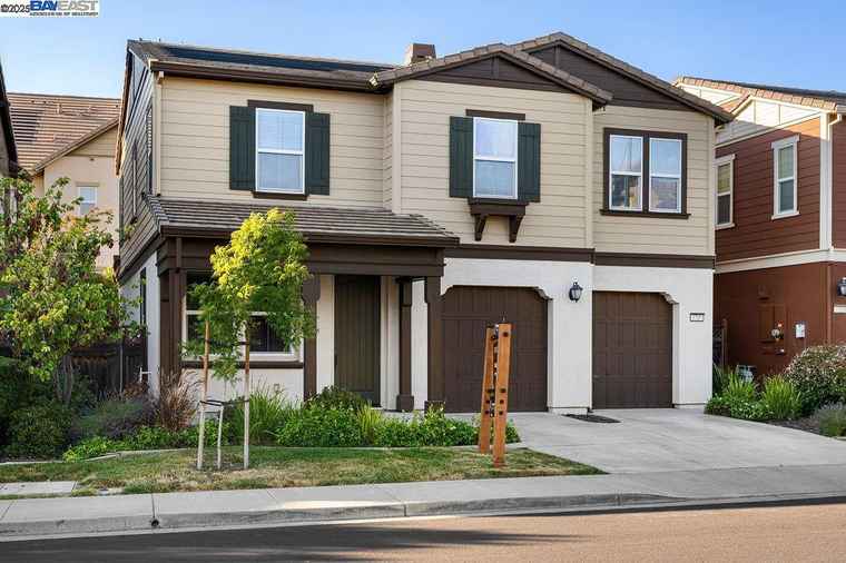 Photo of 3705 Edgecomb Ct Dublin, CA 94568
