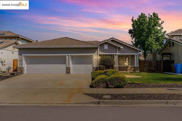 Photo of 1067 Somersby Way Brentwood, CA 94513