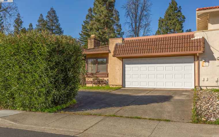 Photo of 117 Shadowood Dr Pleasant Hill, CA 94523