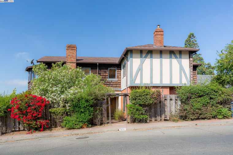 Photo of 1514 La Loma Ave Berkeley, CA 94708