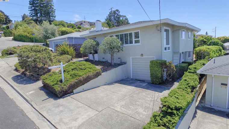 Photo of 7504 Eureka Ave El Cerrito, CA 94530