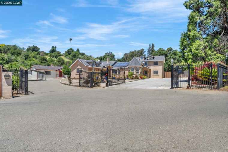 Photo of 18127 Madison Ave Castro Valley, CA 94546