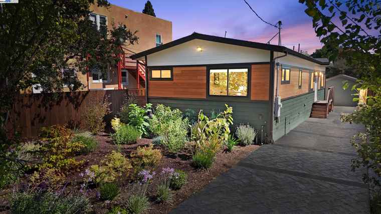 Photo of 1636 Francisco Berkeley, CA 94703