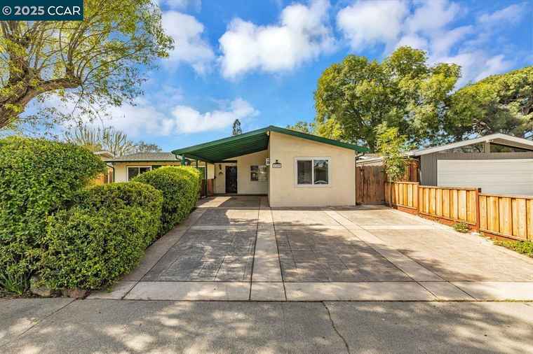 Photo of 2109 Roskelley Dr Concord, CA 94519
