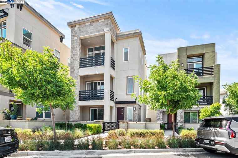 Photo of 5892 Nugget Way Dublin, CA 94568