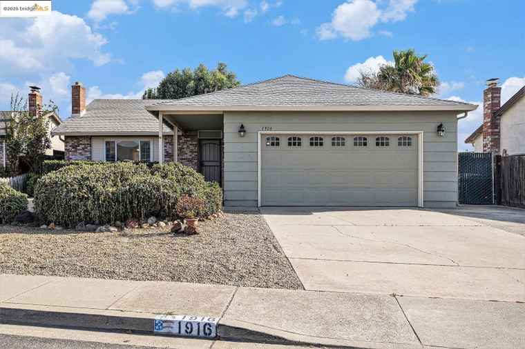 Photo of 1916 Gamay Dr Oakley, CA 94561