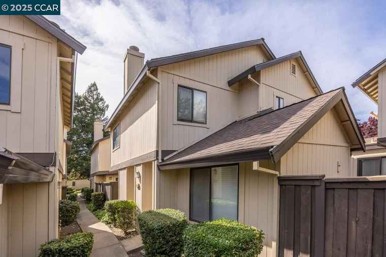 Photo of 6746 Calvine Rd Sacramento, CA 95823