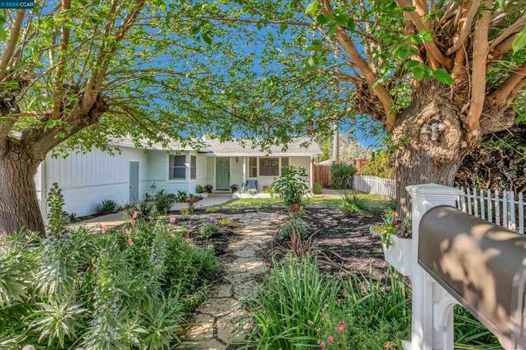Photo of 3413 Reed Way Concord, CA 94518