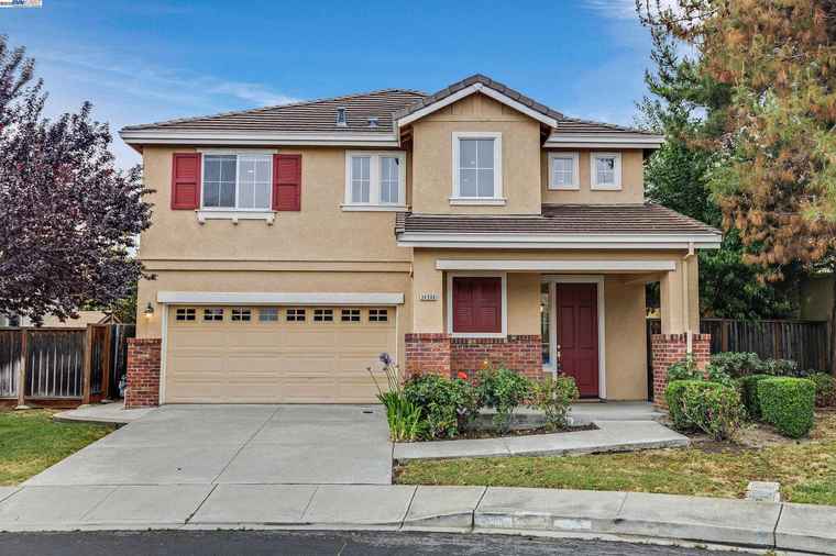 Photo of 34906 Herringbone Ct Union City, CA 94587