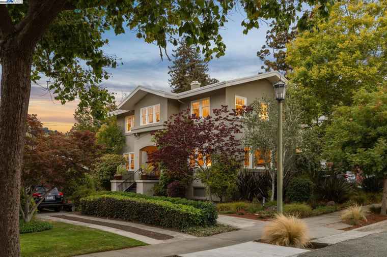 Photo of 6040 Lawton Ave Oakland, CA 94618