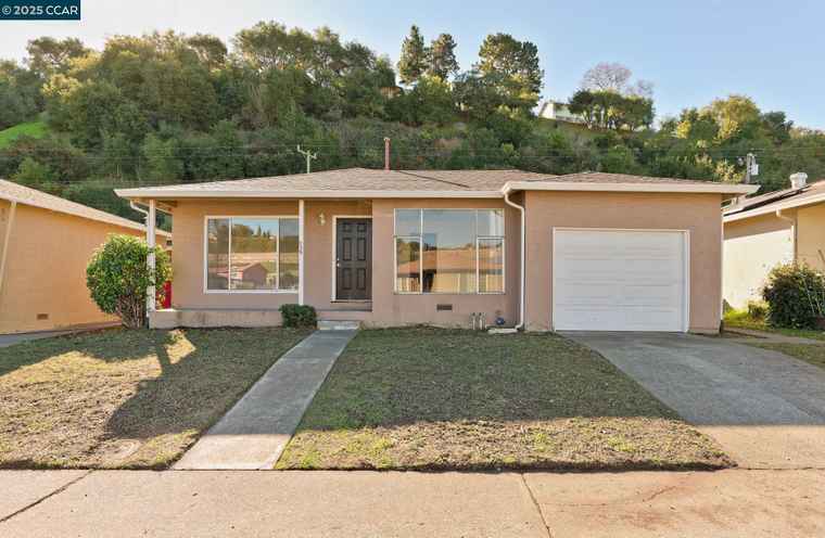 Photo of 389 Pepper Dr Vallejo, CA 94589