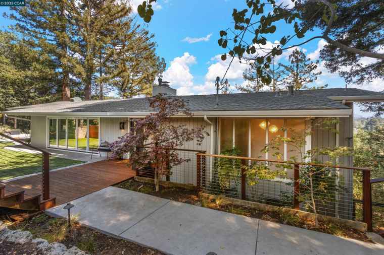 Photo of 99 Via Floreado Orinda, CA 94563