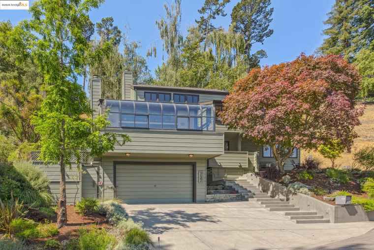 Photo of 737 Woodhaven Rd Berkeley, CA 94708