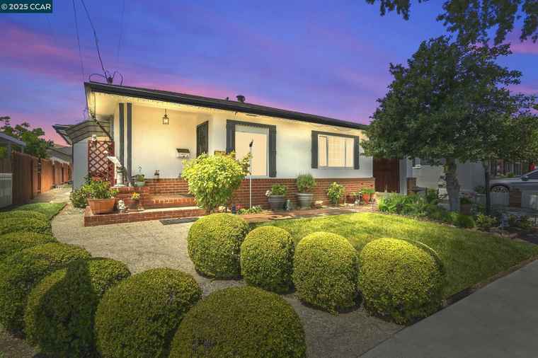 Photo of 288 El Camino Dr Pittsburg, CA 94565
