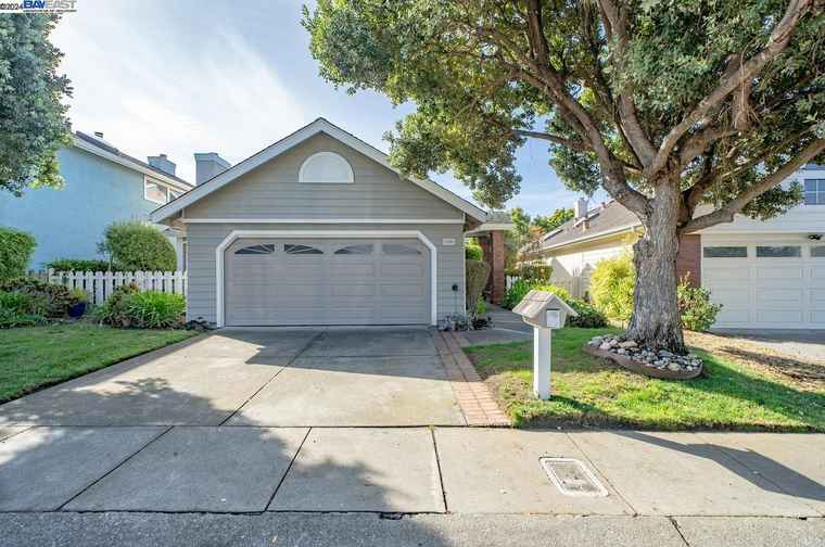 Photo of 380 Greenbrier Rd Half Moon Bay, CA 94019