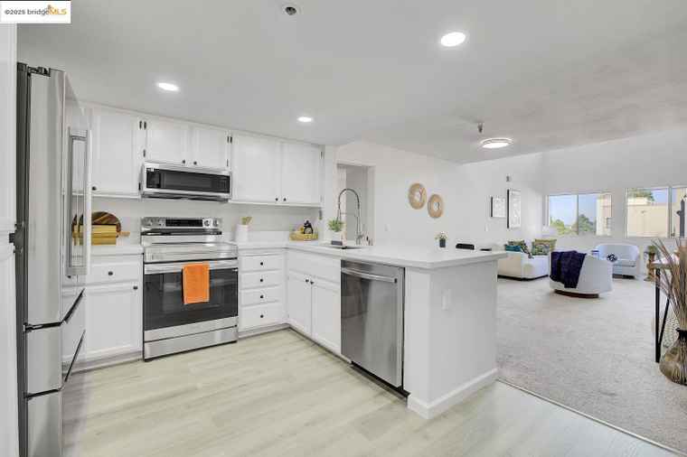 Photo of 545 Pierce St #2410 Albany, CA 94706