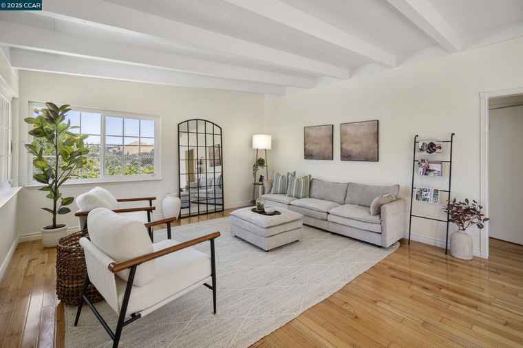 Photo of 1710 Sarah Dr Pinole, CA 94564