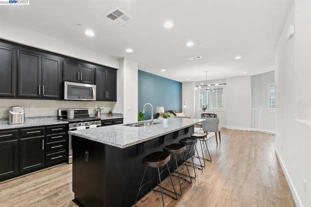 302 Jetty Dr Richmond Ca 94804 Mls 40914911 Redfin