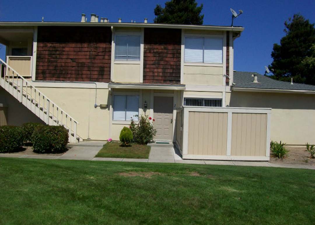 1853 Cherokee Dr #2, Salinas, CA 93906