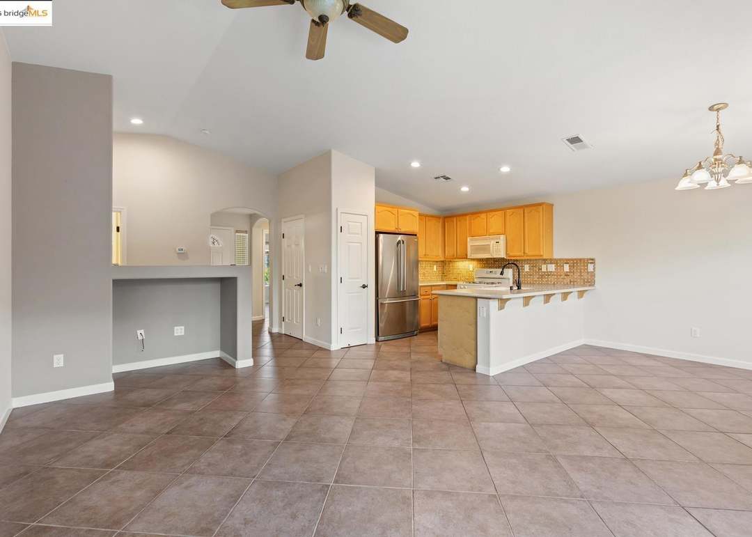 517 Palisades Dr, Rio Vista, CA 94571