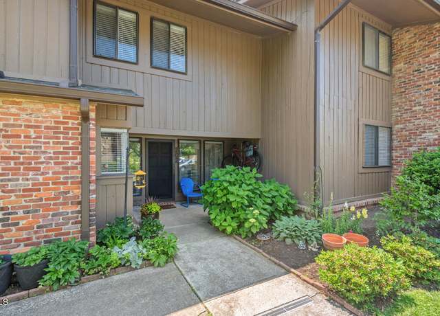Property at 202 Oak Tree Dr, Chapel Hill, NC 27517, 3 beds, 2.5 baths