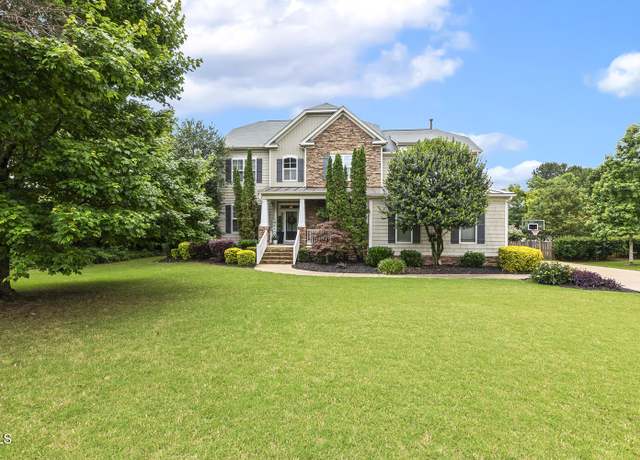 Property at 5516 Colonial Oaks Dr, Apex, NC 27539, 4 beds, 3 baths