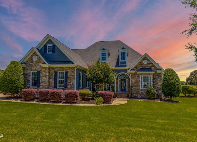 Property at 2009 Rockwall Farms Ln, Fuquay Varina, NC 27526, 3 beds, 3.5 baths