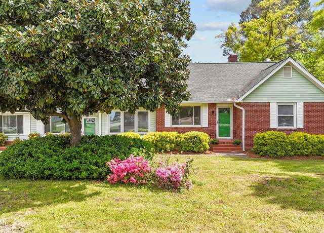 Property at 1410 Cross Link Rd, Raleigh, NC 27610, 3 beds, 2.5 baths