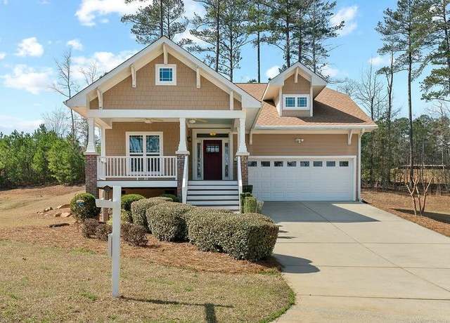 Property at 203 Streamside Dr, Sanford, NC 27330, 3 beds, 2 baths